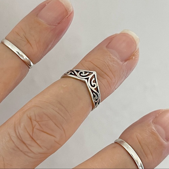 Sterling Silver V Shape Filigree Toe Ring, Silver Rings, Chevron Ring, Swirls - Picture 12 of 14